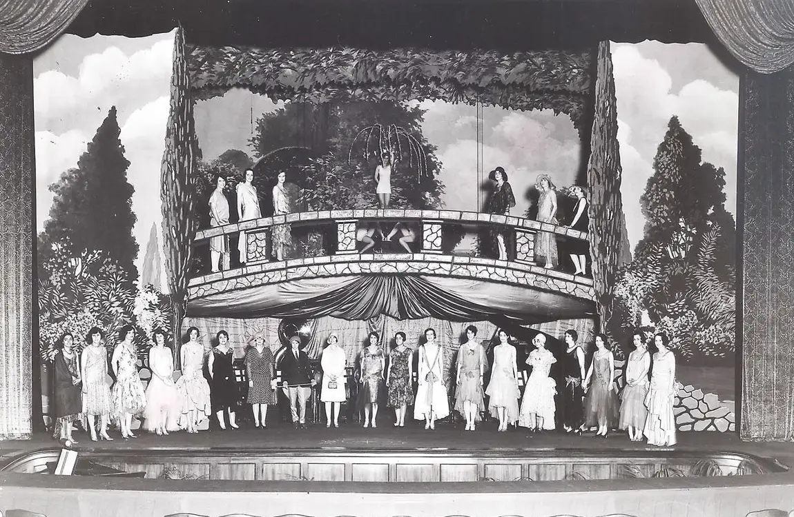 1928 – Junior League of Greensboro Fashion Show.